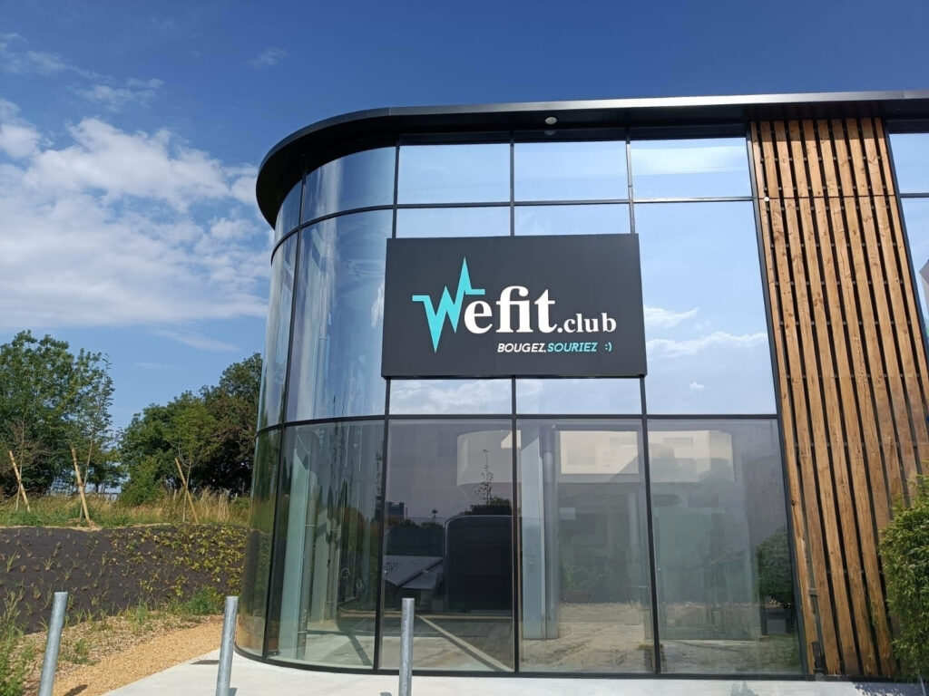 signalétique intérieure extérieure enseigne wefit zone commerciale 2